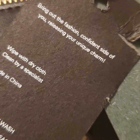 Learher Crossbody BOOMBOX BAG - Picture 11 of 13